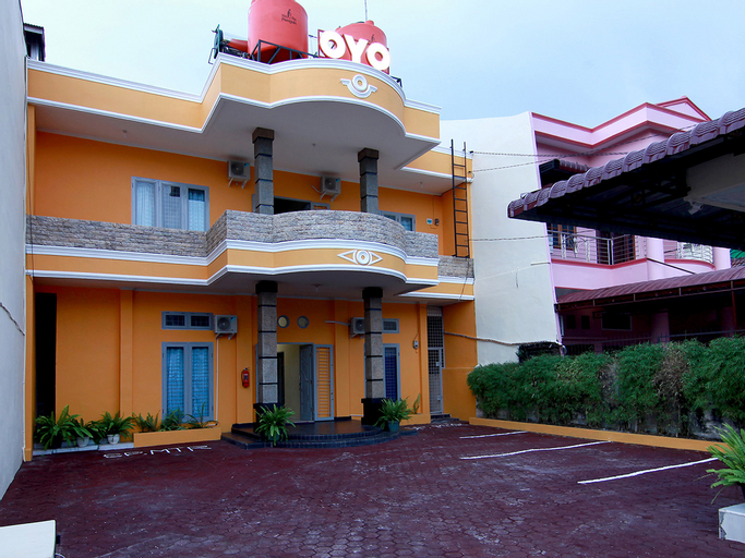 OYO 1332 Almonsari Residence, Medan