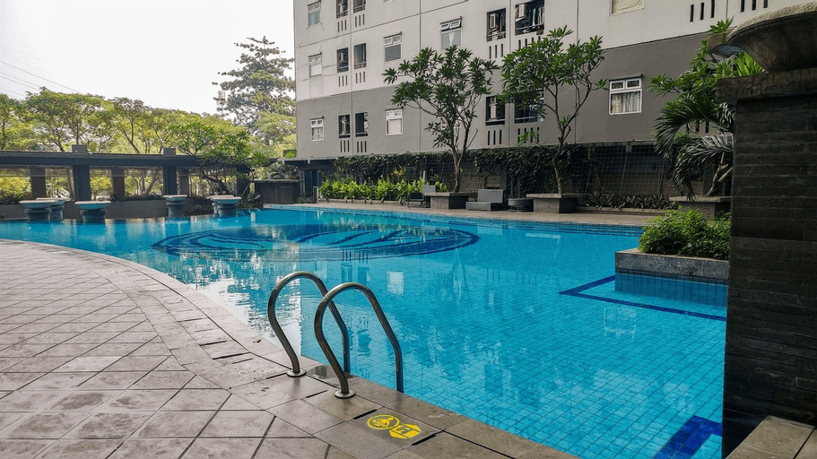 Sport & Beauty, Comfy 2BR Apartment at Green Pramuka City By Travelio, Central Jakarta