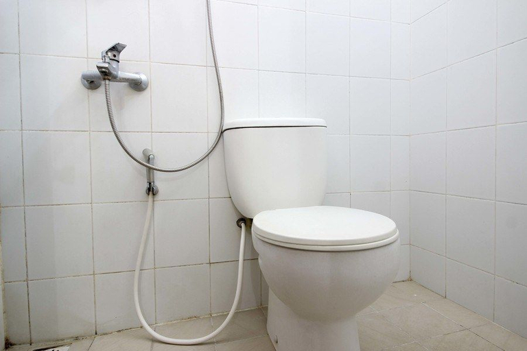 Bathroom 5, RedDoorz @ Seturan Raya, Sleman