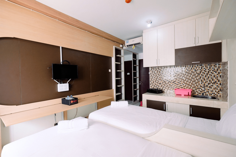 East Park Studio Apartment with Twin Beds By Travelio, East Jakarta