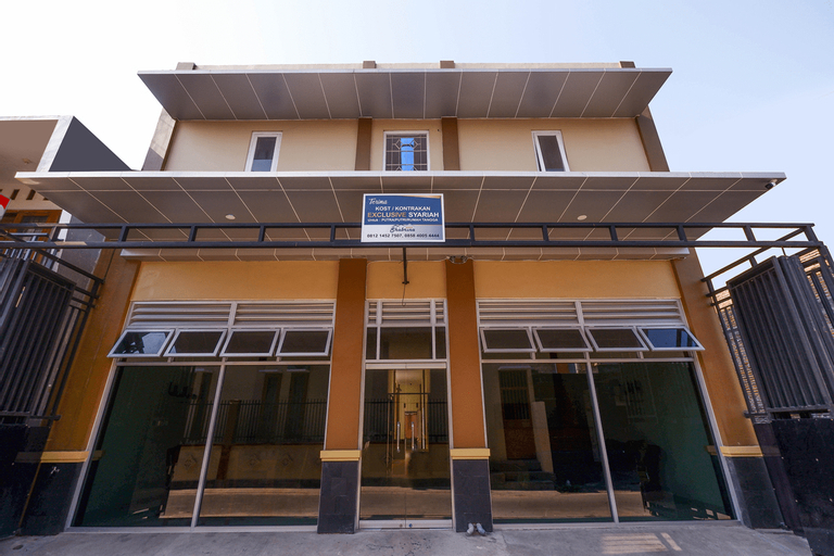 Exterior & Views 2, OYO 1506 Shabrina 2 Syariah, Solo