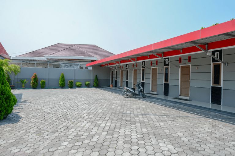 KoolKost near RS Samaritan Palu ( Minimum Stay 6 Nights ), Palu