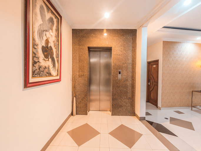 OYO 1667 Wisma Lux Barkah Syariah, South Jakarta