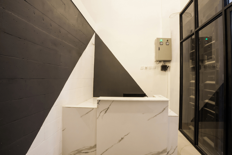 Public Area 3, OYO 2147 Mono Guest House, Medan