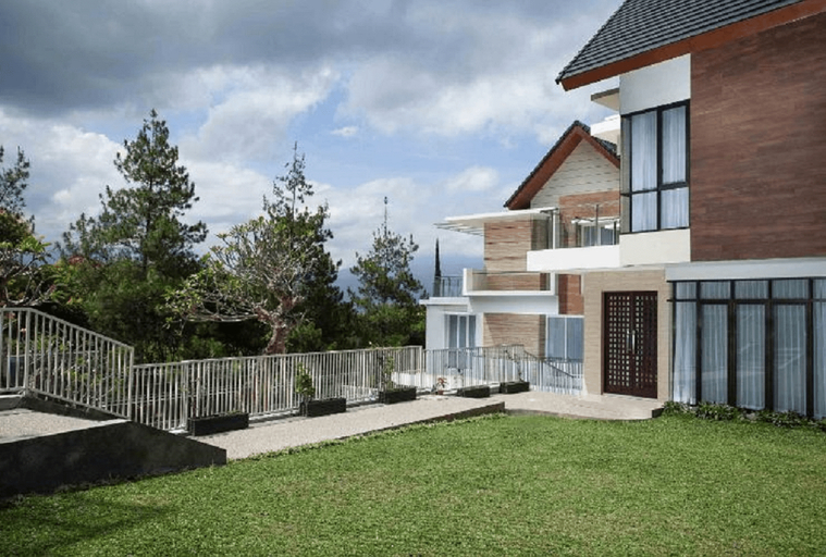 Exterior & Views 5, Azcarya Villa, Malang