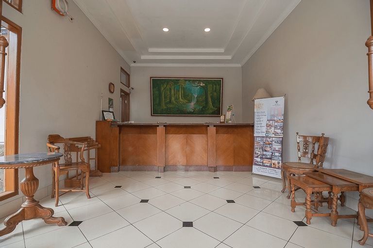 Yehezkiel Hotel Lembang RedPartner, Bandung