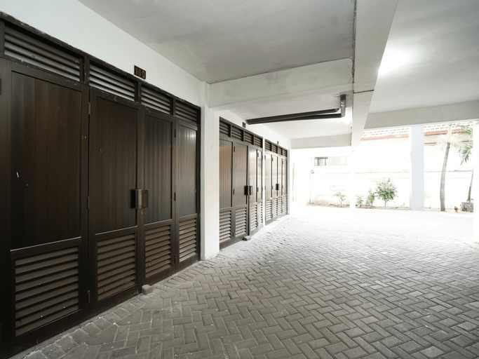 Others 5, Istana Permata Dinoyo, Surabaya