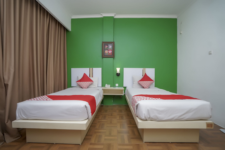 Bedroom 4, RedDoorz Plus @ Blessing Hotel Palembang, Palembang