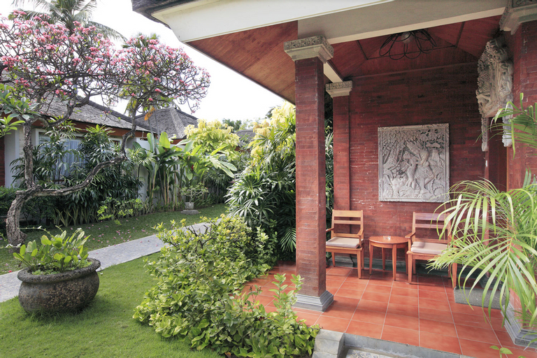 Exterior & Views 7