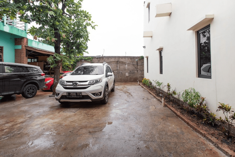 Exterior & Views 4, RedDoorz Plus near Trans Studio Cibubur 2, Bekasi
