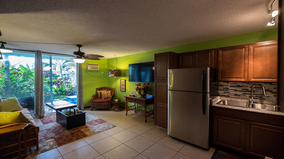 Others 3, Oceanfront Remodeled Studio Condo, Hawaii