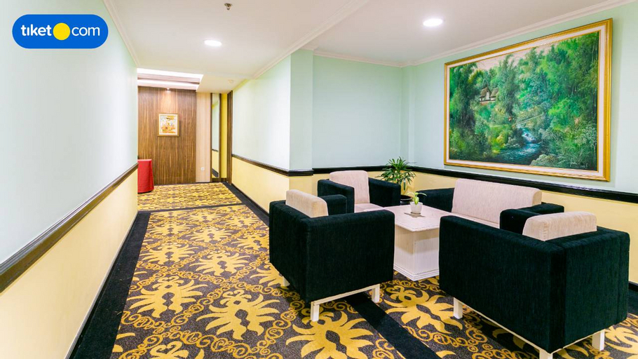 Public Area 12