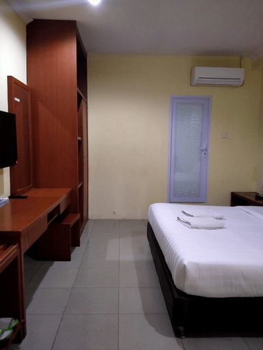 Bedroom 4, Penuin Hotel, Batam