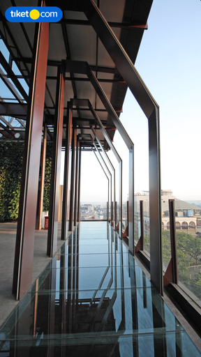 Exterior & Views 23
