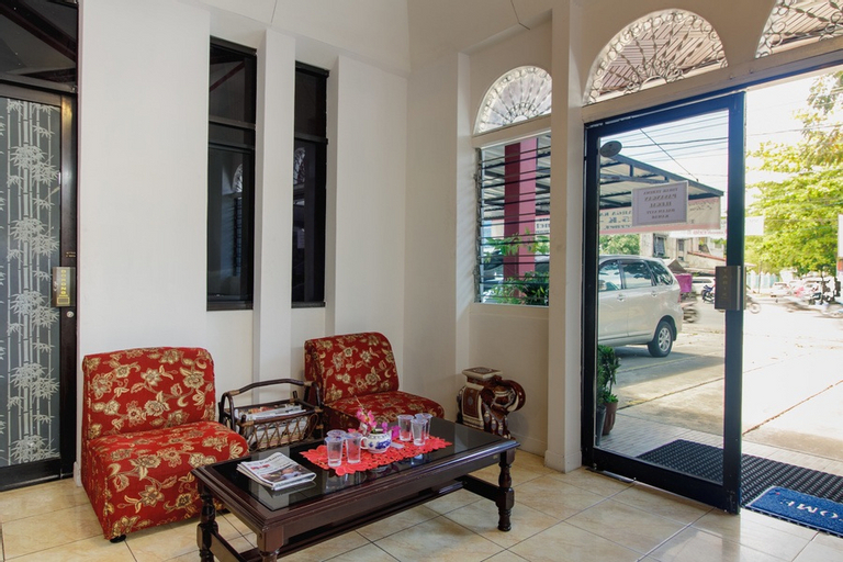 Public Area 3, RedDoorz Syariah near Universitas Negeri Padang, Padang