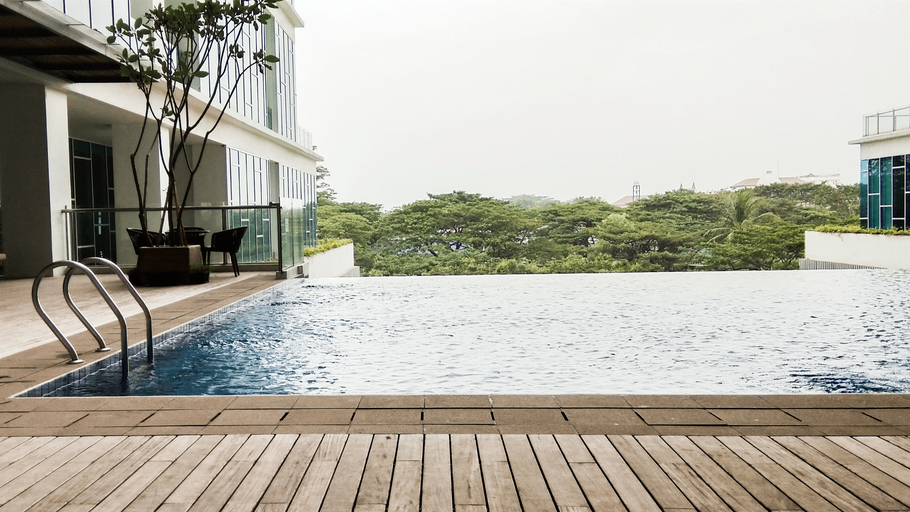 Sport & Beauty 3, Modern and Cozy 1BR Brooklyn Alam Sutera Apartment By Travelio, Tangerang