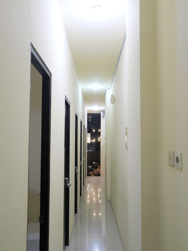 Kamar Keluarga Jelambar, West Jakarta
