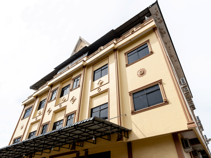 Exterior & Views 2, OYO 1364 Pondok Wisata Istana Xi, Medan