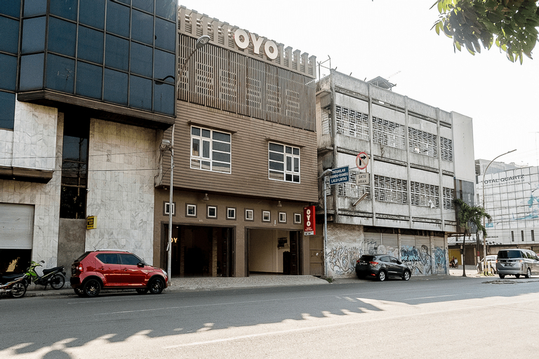 Exterior & Views 2, OYO 786 Sutomo Guest House, Medan