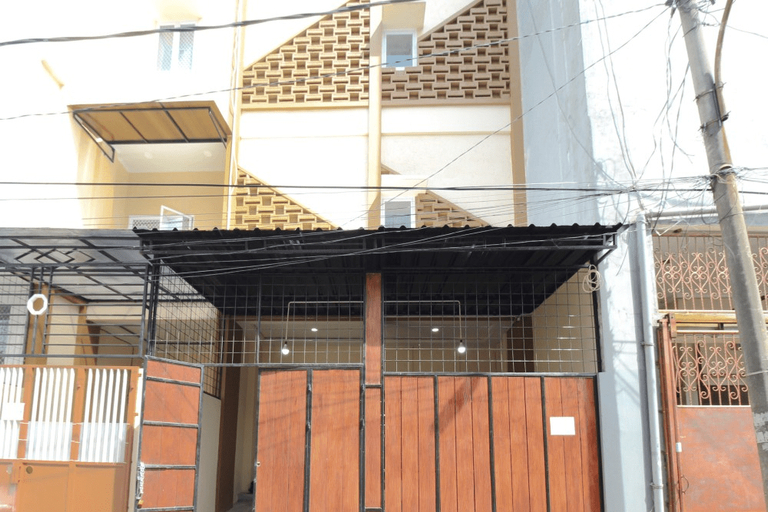 Exterior & Views 1, Kamar Keluarga Cendrawasih, West Jakarta