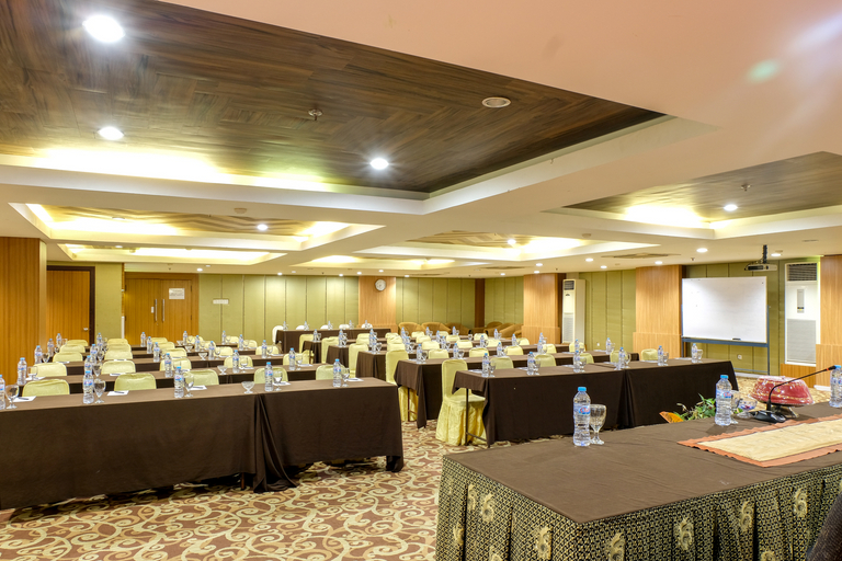 Almadera Hotel, Makassar