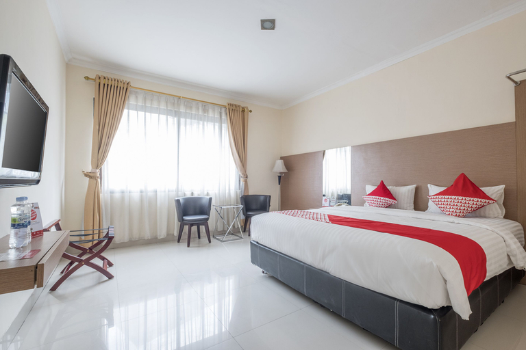 Bedroom 4, New Legend Hotel, Makassar