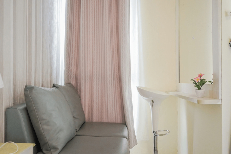 Bathroom 3, Minimalist and Stylish Studio Skylounge Tamansari Apartment By Travelio, Tangerang
