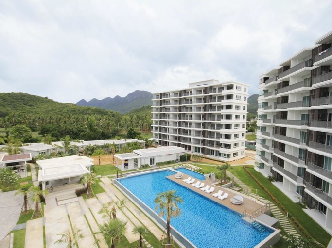 The sea condominium, K. Sam Roi Yot