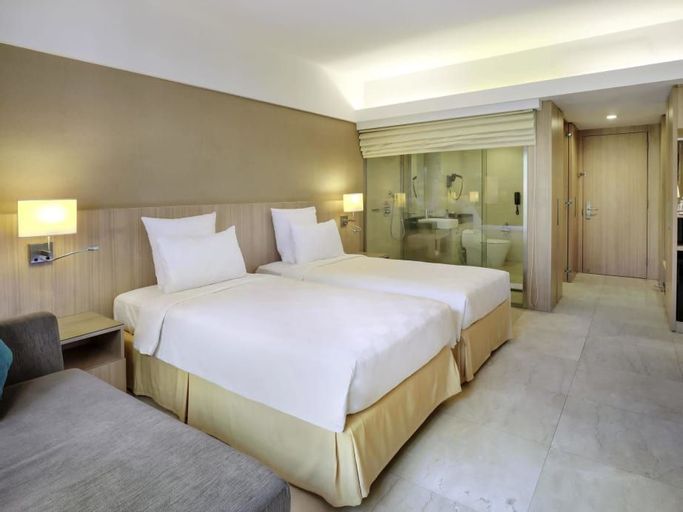 Novotel Surabaya Hotel & Suites, Surabaya