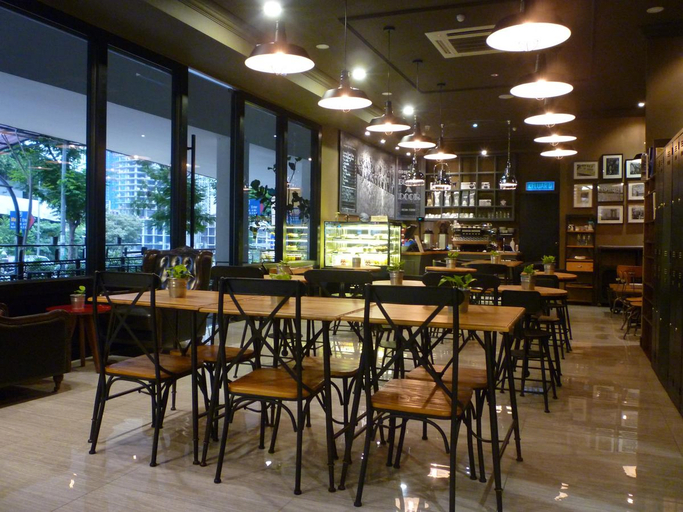 Food & Drinks 3, Manhattan Business Hotel Damansara Perdana, Petaling Jaya