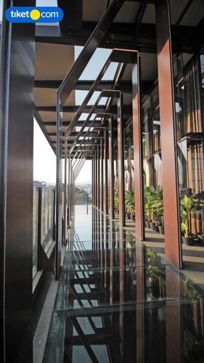 Exterior & Views 20
