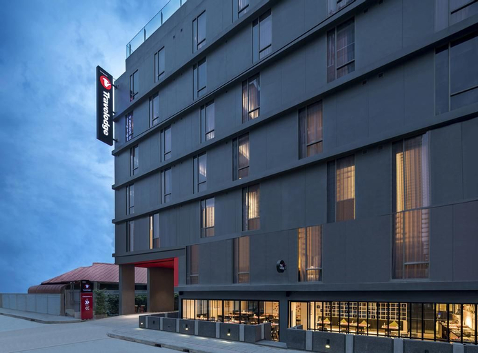 Travelodge Sukhumvit 11, Wattana