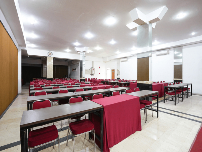 Avi Hotel Surabaya, Surabaya