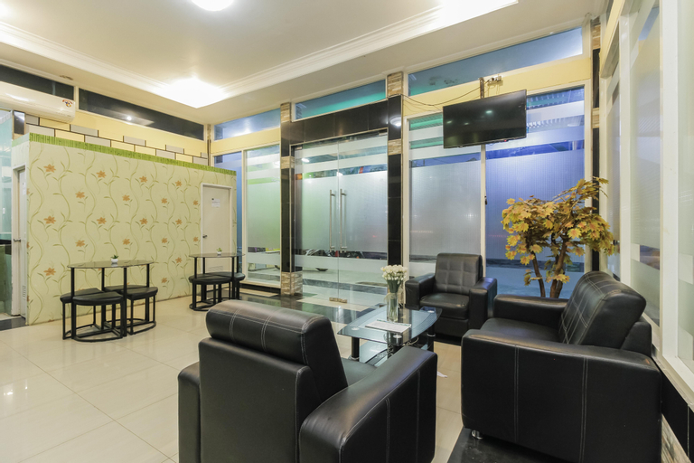 Public Area 2, RedDoorz near Taman Samarendah, Samarinda
