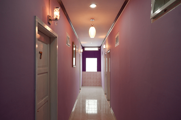 Public Area 2, RedDoorz @ Hotel Aulia Majene, Majene