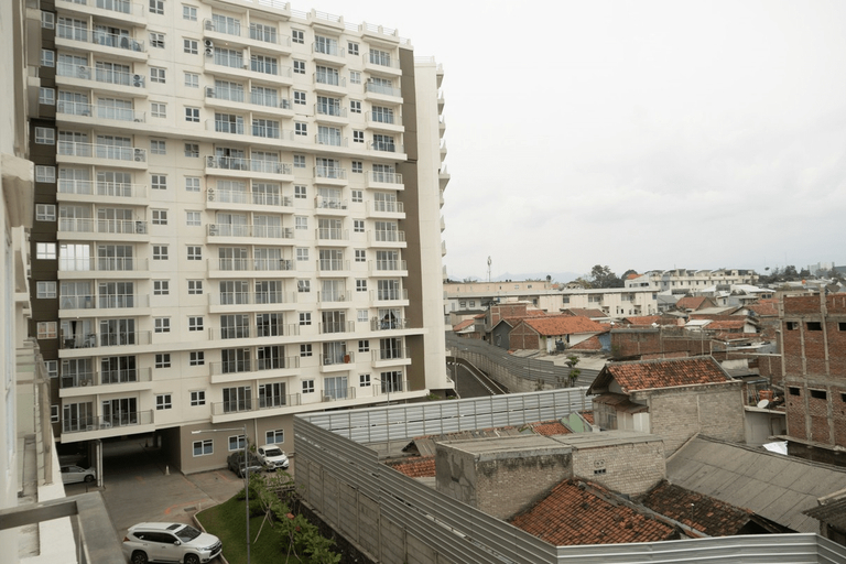 Others 2, Homey 3BR with Sofa Bed near Pasteur Exit Toll at Gateway Pasteur Apartment By Travelio, Bandung