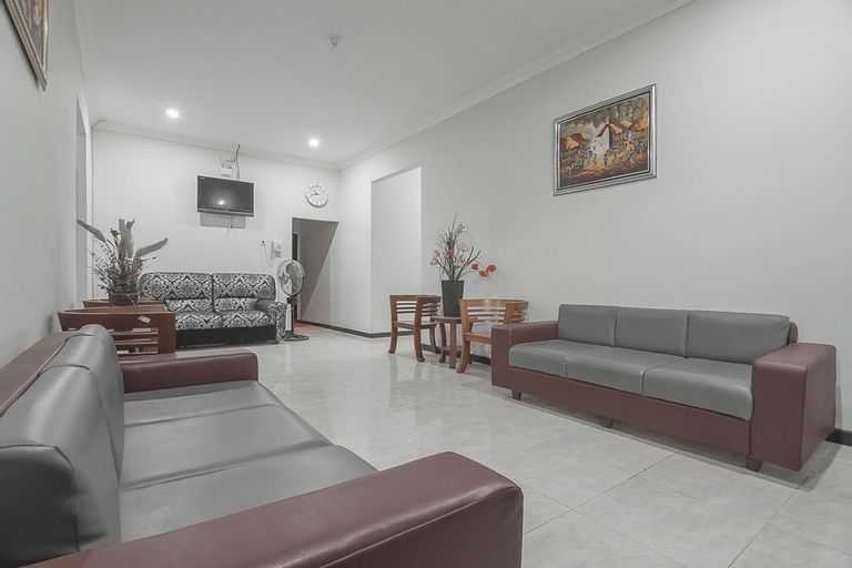 RedDoorz Syariah near Taman Rozeline Penajam, North Penajam Paser