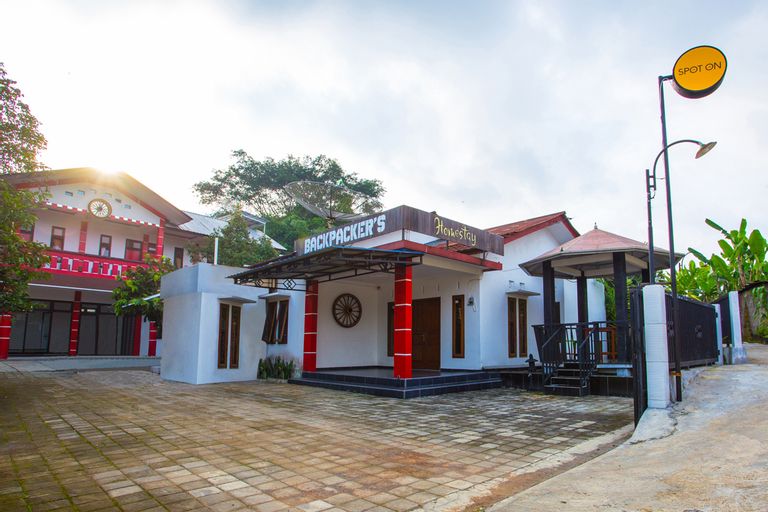 SPOT ON 2718 Backpacker's Homestay Jlegong, Wonosobo