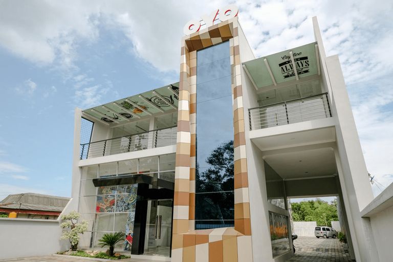 OYO 2140 Hs Residence, Tulungagung