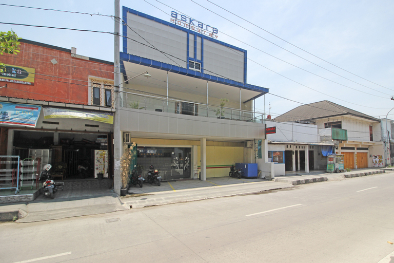 Exterior & Views 2, RedDoorz near UNS Solo, Karanganyar