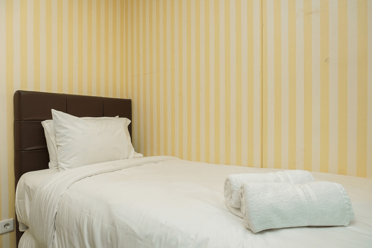 2BR Apartment with Sofa Bed at Woodland Park Residence By Travelio, Jakarta Selatan