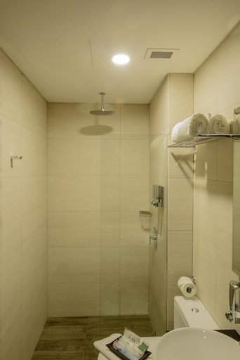 Bathroom 5, J8 Hotel, Singapore