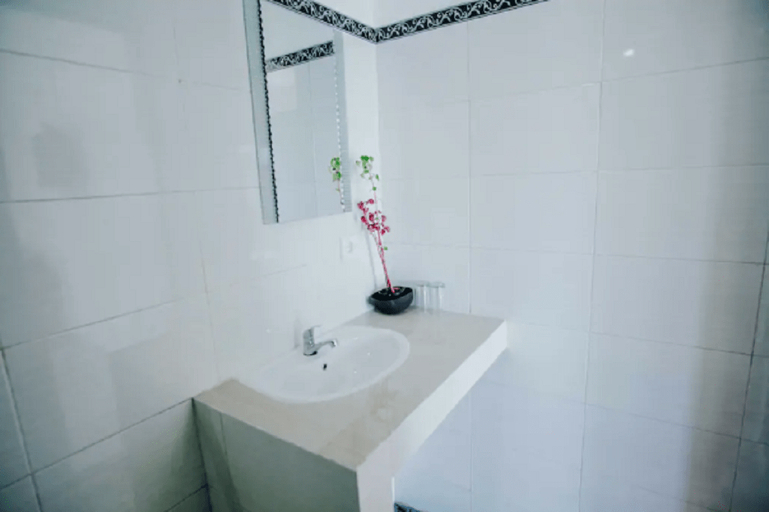 Bathroom 5, Pi Karya Beach, Klungkung