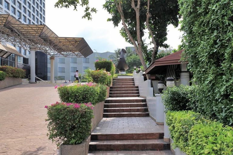 Exterior & Views 2, Cholchan Pattaya Beach Resort, Pattaya