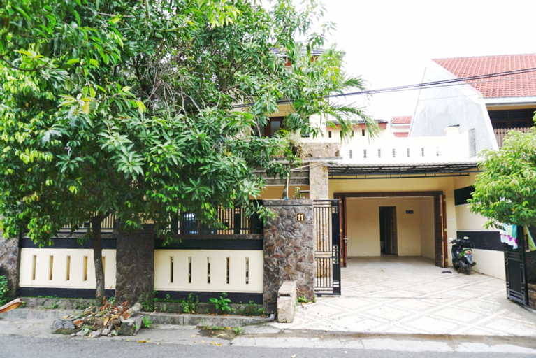 Exterior & Views 2, Green Surabaya Homey, Surabaya