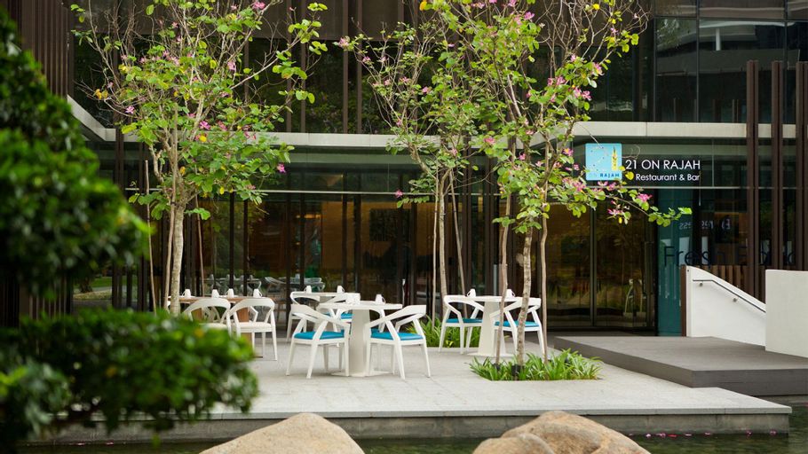 Days Hotel by Wyndham Singapore at Zhongshan Park, Novena