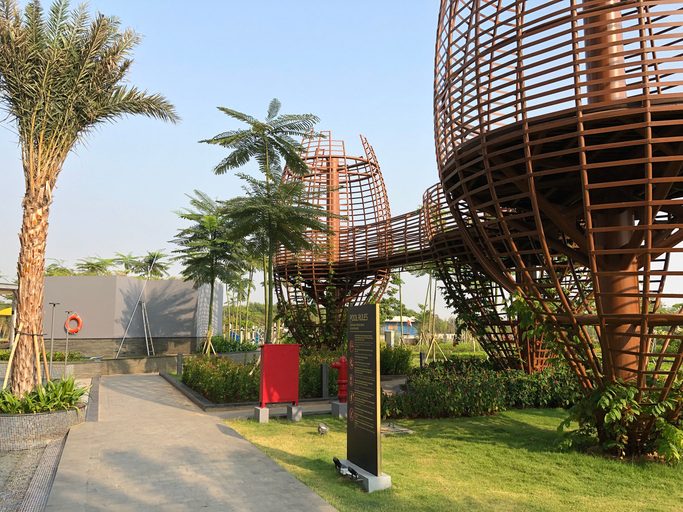 Exterior & Views 3, Gold Coast PIK Sea View Apartments by LongeSuites, North Jakarta