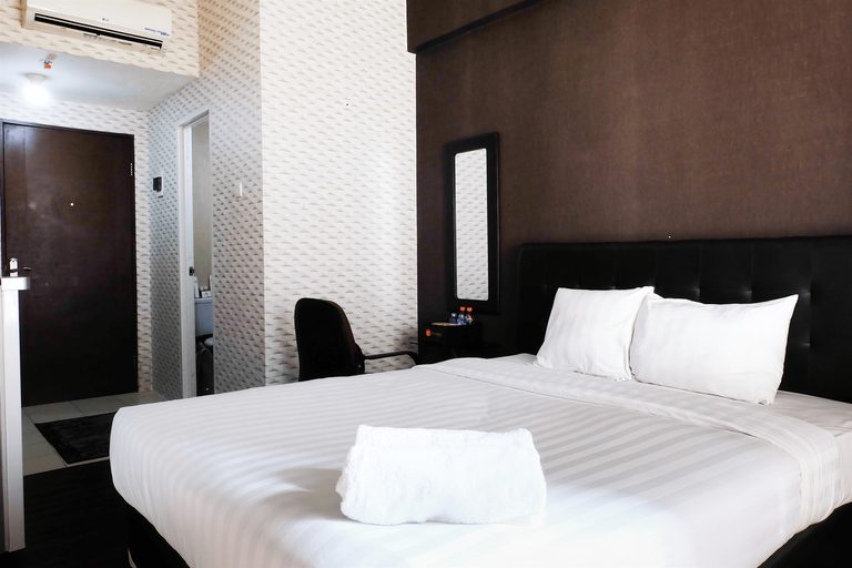 Great Location Sunter Park View Studio Apartment By Travelio, North Jakarta