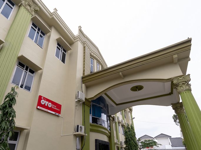 Exterior & Views 2, OYO 1400 Barat Residence Syariah, Medan