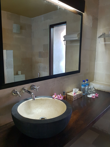 Bathroom 4, Gili Exotic Villa, Lombok
